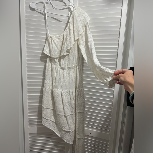 STEELE one-shoulder dress with floral embroidery. - Picture 2 of 5